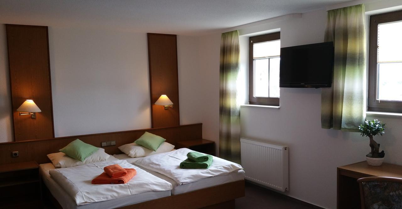 Hotel Am Markt Ehrenfriedersdorf Bagian luar foto