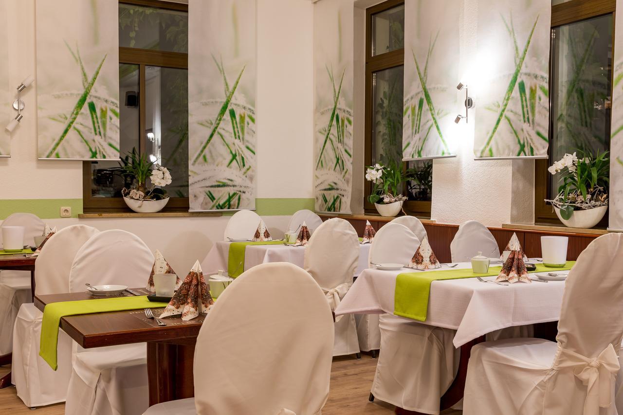 Hotel Am Markt Ehrenfriedersdorf Bagian luar foto